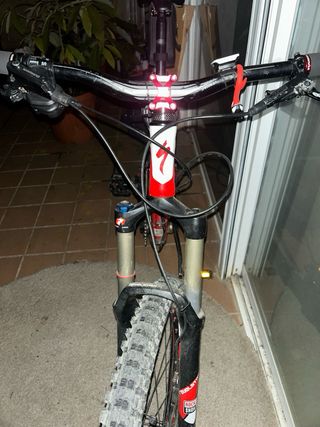 Bicicleta Specialized Roja y Blanca