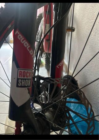 Bicicleta Specialized Roja y Blanca