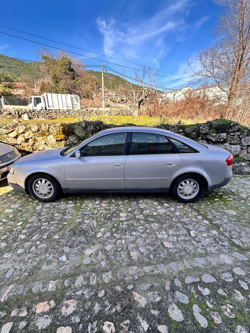 Audi A6 2004 V6 - foto 1