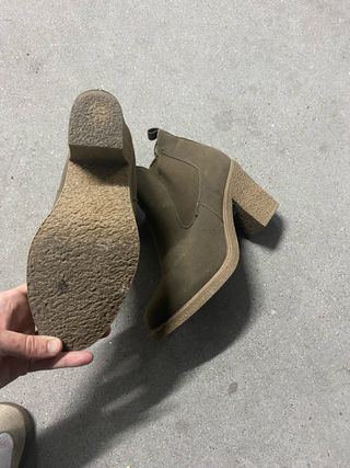 Botines verde oliva tacón grueso