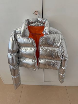 Chaqueta corta plateada, tendencia.