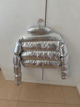 Chaqueta corta plateada, tendencia.