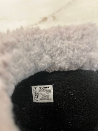 Botas Sorel niño negras y grises