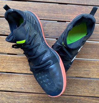 Zapatillas Adidas Negras y Blancas de balonmano