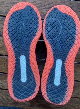 Zapatillas Adidas Negras y Blancas de balonmano