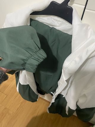 Cortavientos Talla S Blanco y Verde