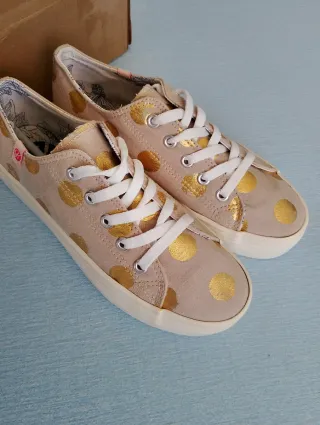 Zapatillas lunares estilo converse