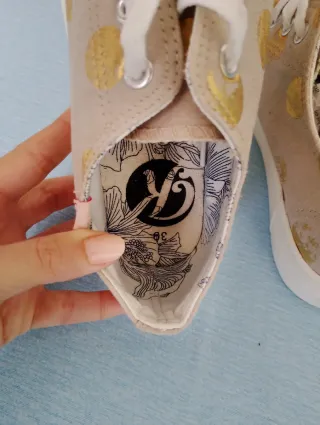 Zapatillas lunares estilo converse