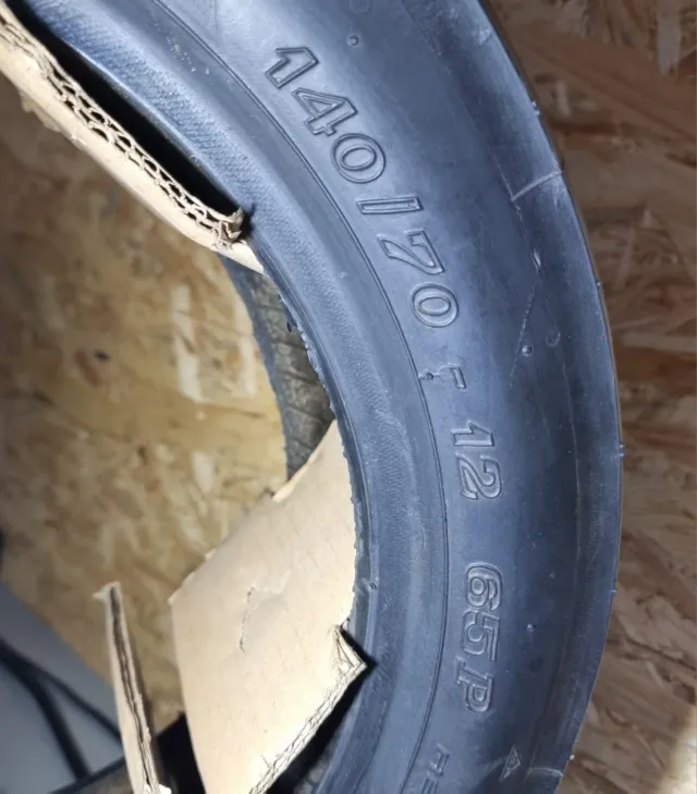 Neumático Vee Rubber