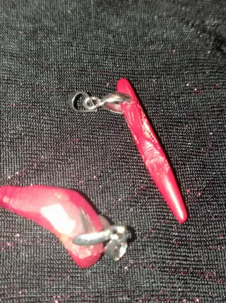 2 Colgante puño Coral Rojo Natural vibrante