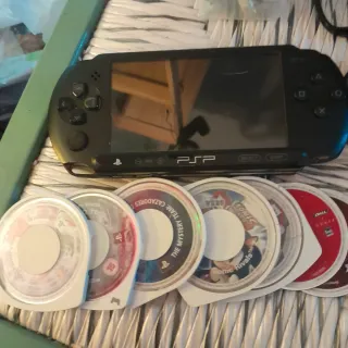 Sony PSP Negra + 5 Juegos