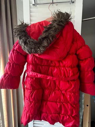 Chaqueta infantil roja con capucha marca GAP