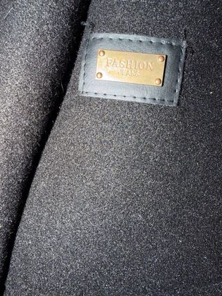 Chaqueta larga negra tendencia