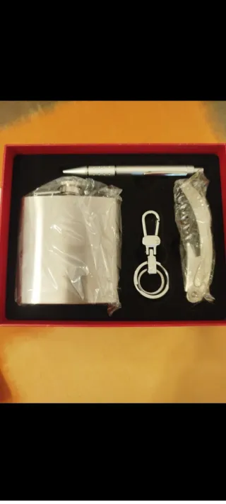 Estuche Petaca, Bolígrafo y Llavero