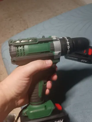 Taladro Inalámbrico 21V con 2 Baterías