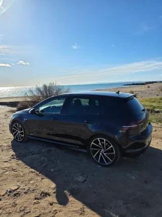 Volkswagen Golf R300