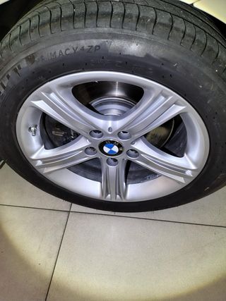 Llantas BMW 17” Originales + Michelin 4
