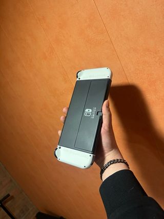 Nintendo Switch OLED Blanca y Negra