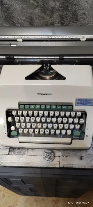 Máquina de escribir Olympia Werke AG Wilhelmshaven