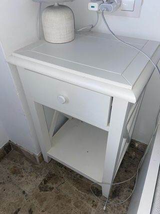 Cabecero y mesitas de noche Banak