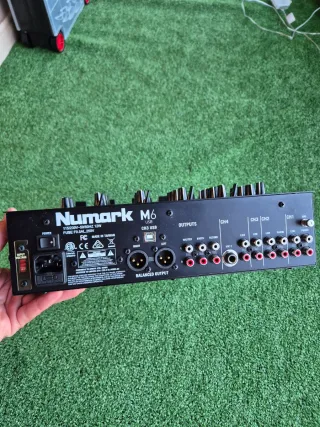 Mesa DJ Numark M6 USB 4 Canales