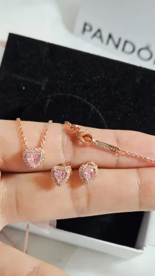 Conjunto. Collar y pendientes