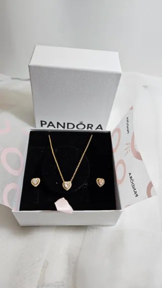 Conjunto. Collar y pendientes