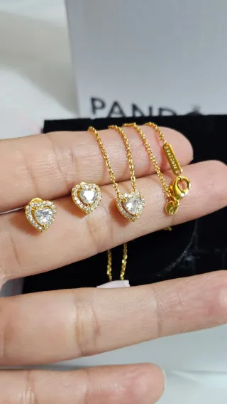 Conjunto. Collar y pendientes