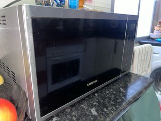Microondas Samsung MG23J5133 (Averiado)
