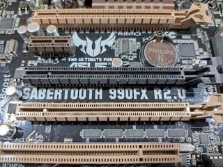 Placa ASUS Sabertooth 990FX R2.0 (AM3+)