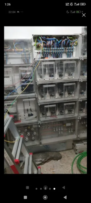 Electricidad, electricista, enchufe , chispa.