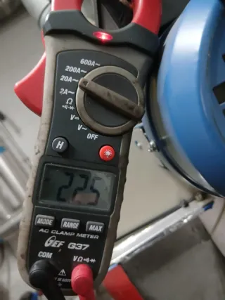 Electricidad, electricista, enchufe , chispa.