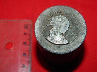 Cuño acero imagen Virgen Maria niña religioso