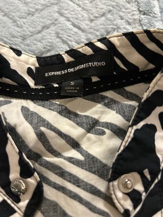 Camicia/blusa smanicata zebrata