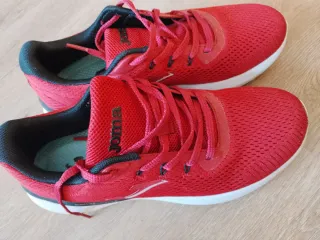 Zapatillas deportivas gym rojas y negras