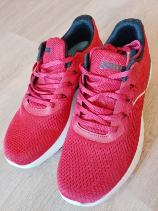 Zapatillas deportivas gym rojas y negras