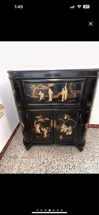 Cómoda China Madera Negra y Dorada