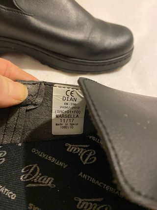 Zapatos de camarero Dian negros modelo Marsella