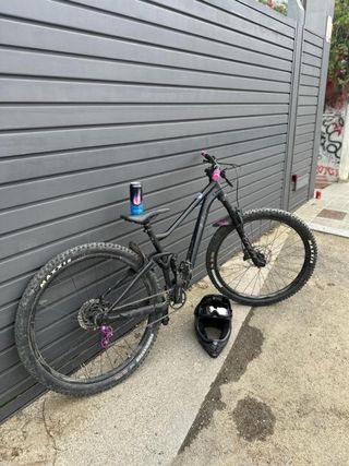 Bici Enduro Liv (Giant) Negra