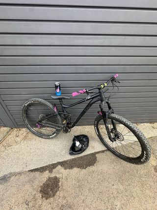 Bici Enduro Liv (Giant) Negra