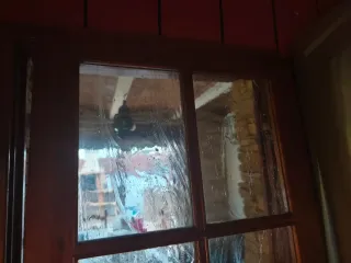 Puerta madera con cristales + marco