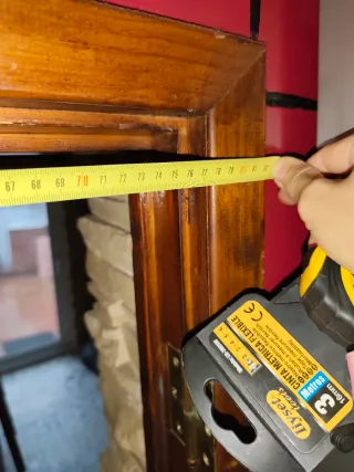 Puerta madera con cristales + marco