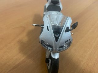 Modellino Yamaha YZF-R1