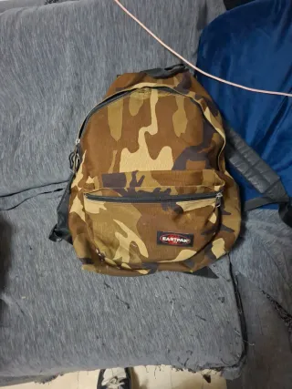Mochila Eastpak Camuflaje
