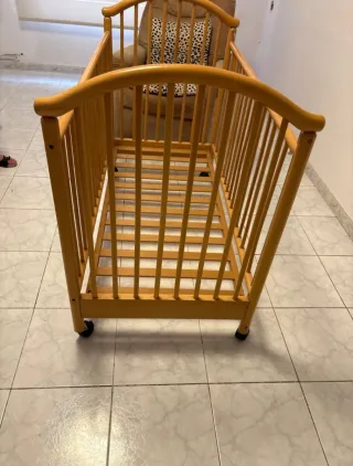 Cuna de madera