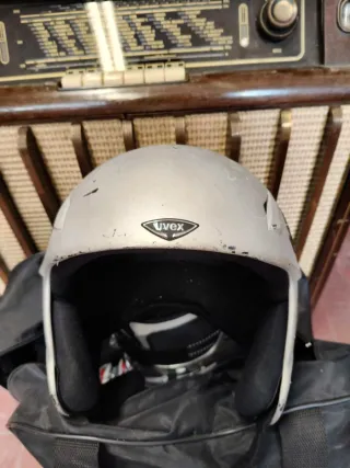 Scarponi sci alpinismo Garmont con casco uvex