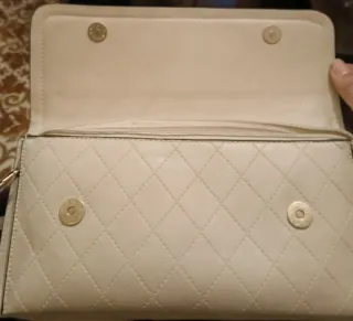 Bolso cartera mujer beige y dorado
