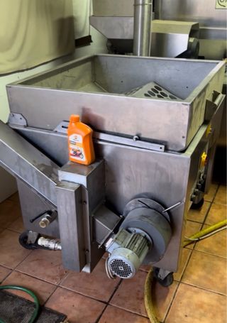 Equipo compacto para extracción de aceite en frío,