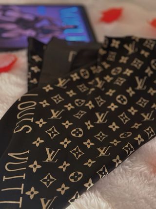 Foulard Louis Vuitton donna nero e oro
