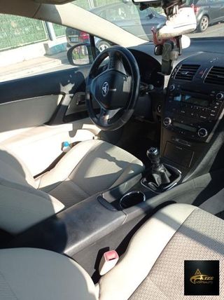 TOYOTA Avensis 1.8 Wagon Executive